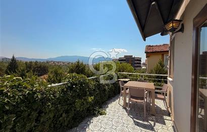 BORNOVA EVKA 3 SARAYKENT ÖZEL TASARLANMIŞ TRİPLEKS KİRALIK VİLLA