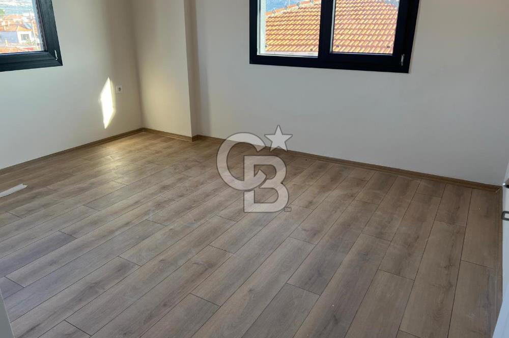 Foça Yenibağarasında Kiralık 2+1 Daire