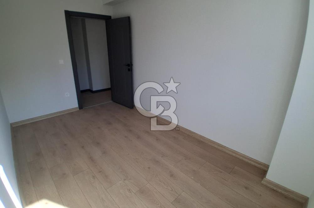 Pendik Kaynarca mah satılık teraslı 80 m2 net fırsat 2+1 daire