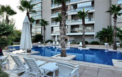 Narova 5. Etap'ta Satılık 2+1 Ebeveyn Banyolu Havuzlu Daire