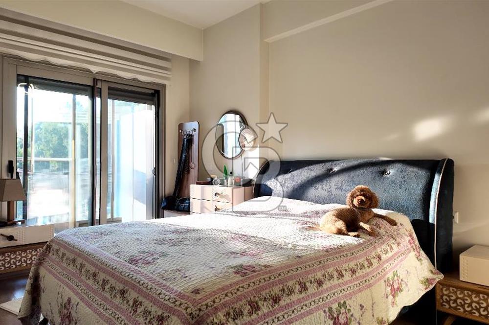 Narova 5. Etap'ta Satılık 2+1 Ebeveyn Banyolu Havuzlu Daire