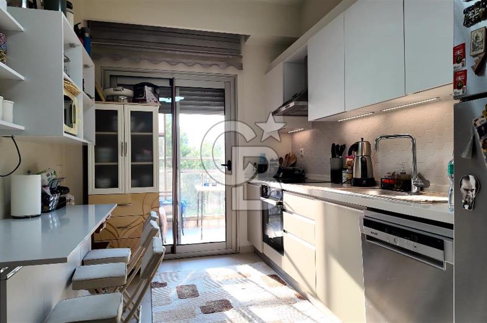 Narova 5. Etap'ta Satılık 2+1 Ebeveyn Banyolu Havuzlu Daire