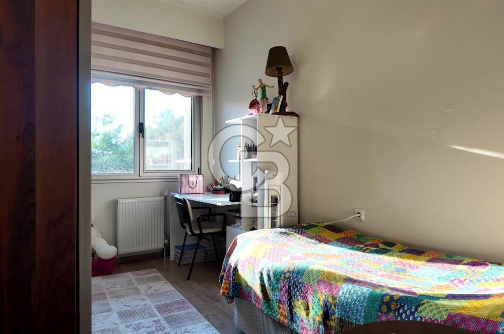 Narova 5. Etap'ta Satılık 2+1 Ebeveyn Banyolu Havuzlu Daire