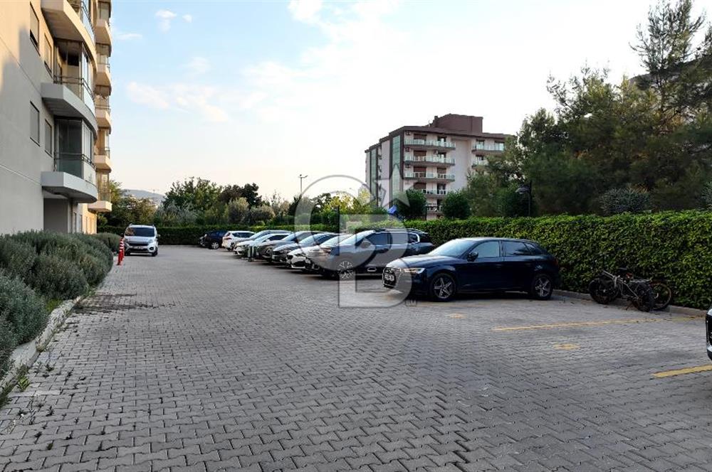 Narova 5. Etap'ta Satılık 2+1 Ebeveyn Banyolu Havuzlu Daire