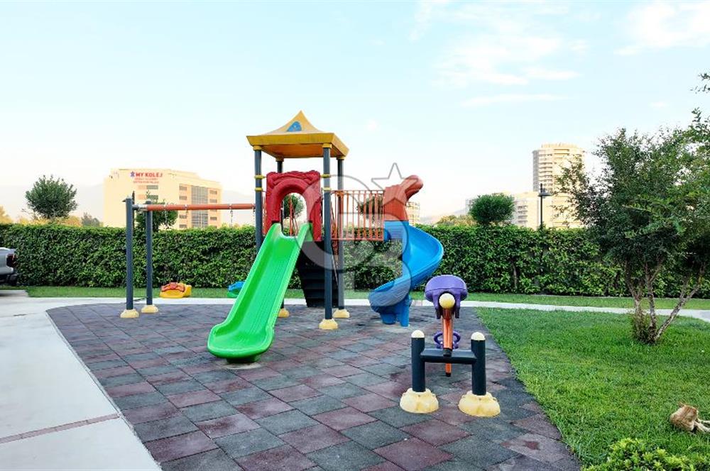 Narova 5. Etap'ta Satılık 2+1 Ebeveyn Banyolu Havuzlu Daire