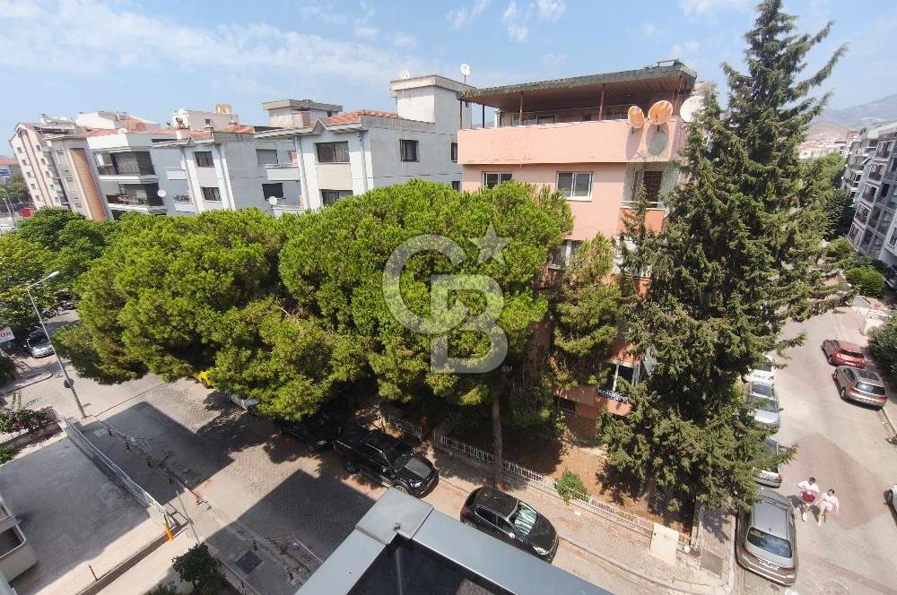 Karşıyaka Bostanlı'nın Kalbinde 2+1 Geniş ve Ferah Kiralık Daire