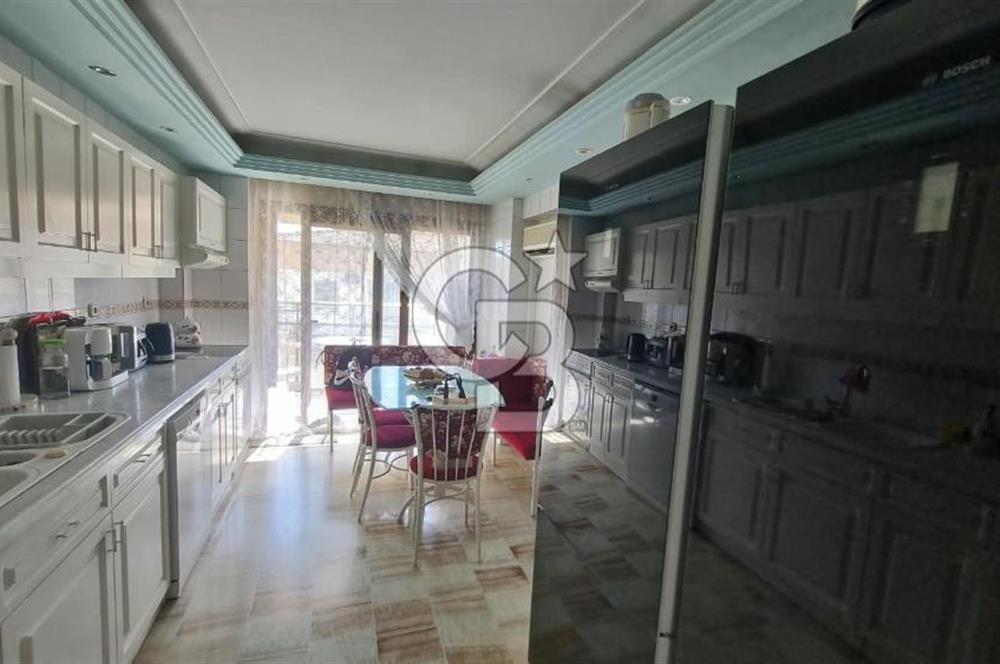 Girne Caddesi Erdil Sitesi'nde Satılık 170m² 3+1 Daire