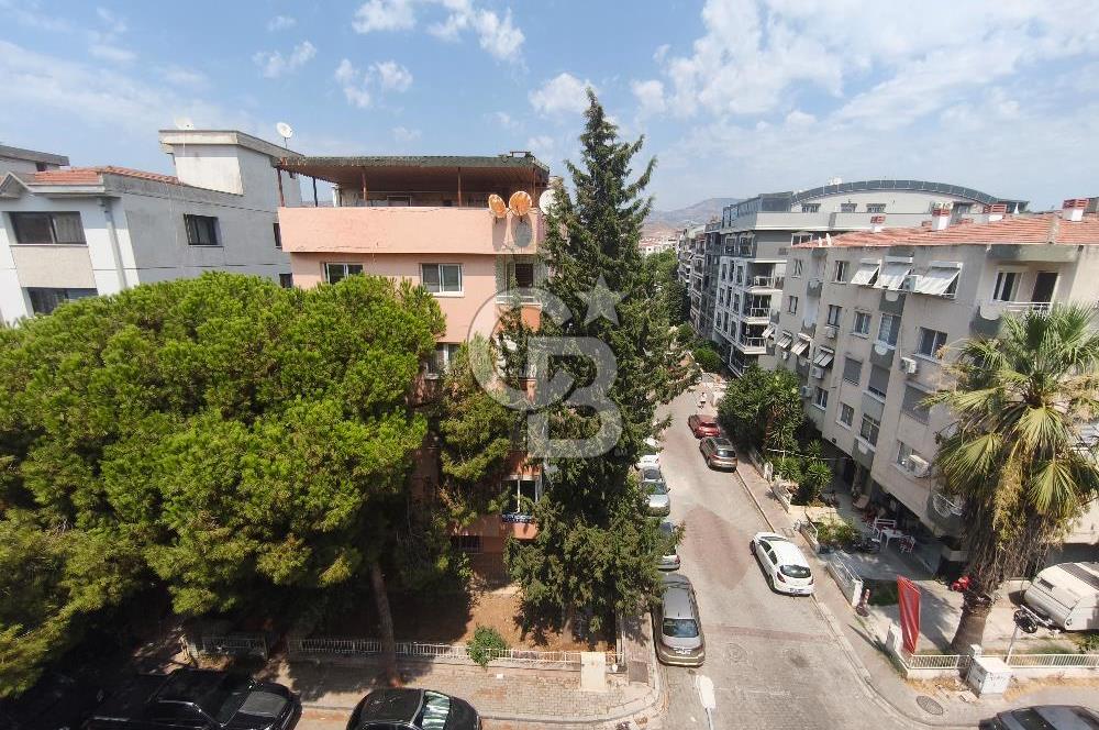 Karşıyaka Bostanlı'nın Kalbinde 2+1 Geniş ve Ferah Kiralık Daire
