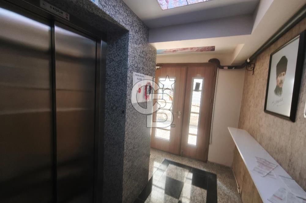 Karşıyaka Bostanlı'nın Kalbinde 2+1 Geniş ve Ferah Kiralık Daire