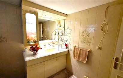 Girne Caddesi Erdil Sitesi'nde Satılık 170m² 3+1 Daire