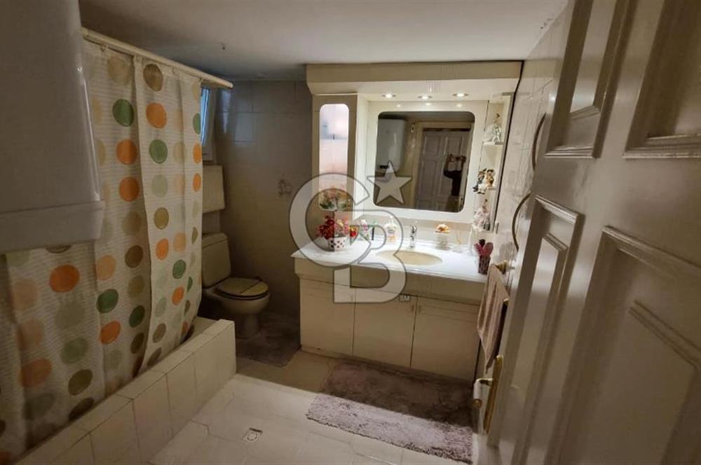 Girne Caddesi Erdil Sitesi'nde Satılık 170m² 3+1 Daire