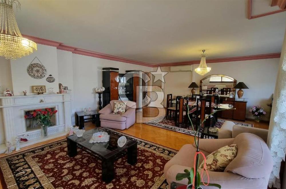 Girne Caddesi Erdil Sitesi'nde Satılık 170m² 3+1 Daire