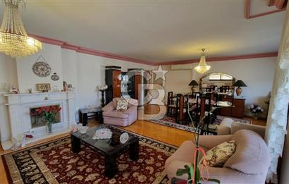 Girne Caddesi Erdil Sitesi'nde Satılık 170m² 3+1 Daire