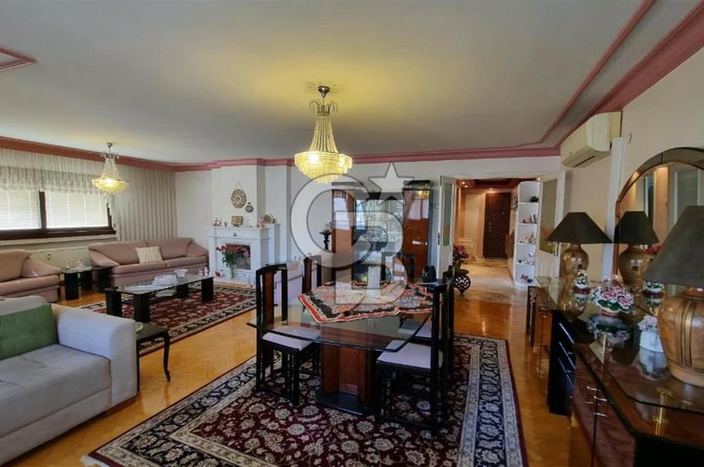 Girne Caddesi Erdil Sitesi'nde Satılık 170m² 3+1 Daire