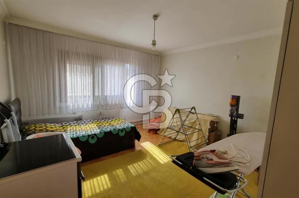 Girne Caddesi Erdil Sitesi'nde Satılık 170m² 3+1 Daire