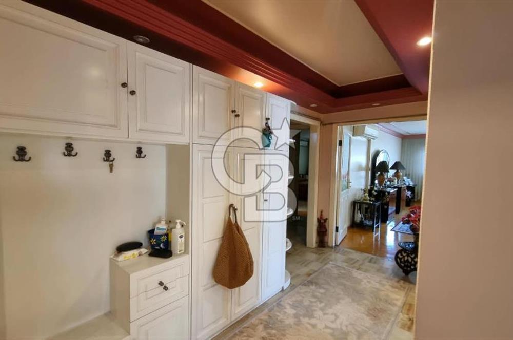 Girne Caddesi Erdil Sitesi'nde Satılık 170m² 3+1 Daire