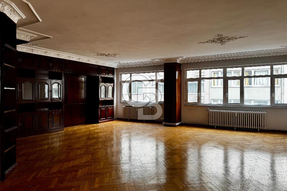 NİSANTAŞI, HÜSREV GEREDE CADDESİ 5+1 SATILIK DAİRE
