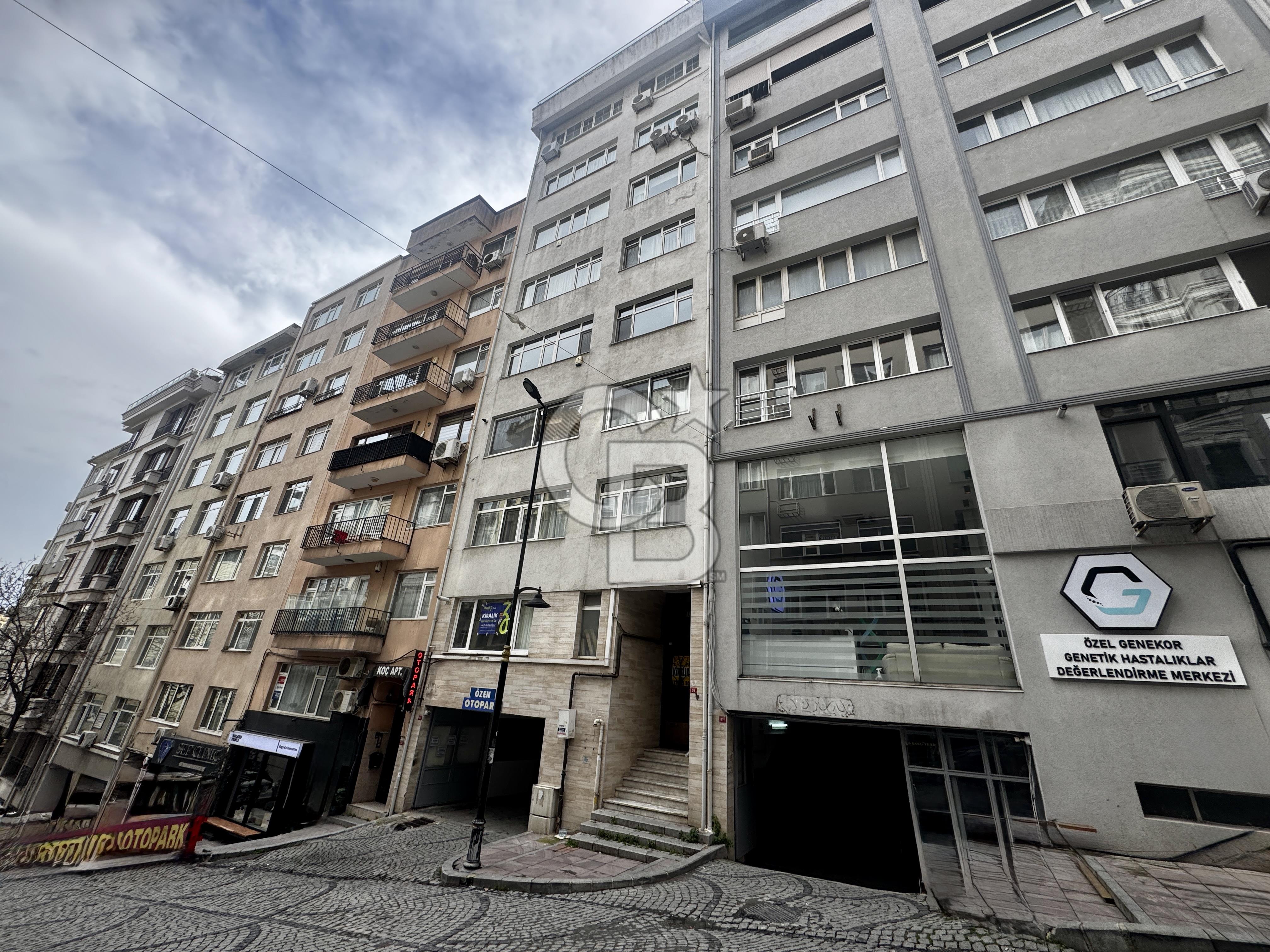 NİSANTAŞI, HÜSREV GEREDE CADDESİ 5+1 SATILIK DAİRE