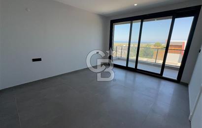 Deniz Manzaralı 500 m2 Sıfır Villa