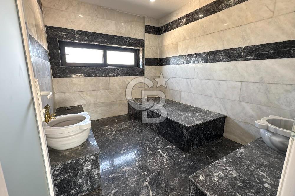 Deniz Manzaralı 500 m2 Sıfır Villa