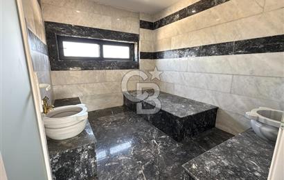 Deniz Manzaralı 500 m2 Sıfır Villa