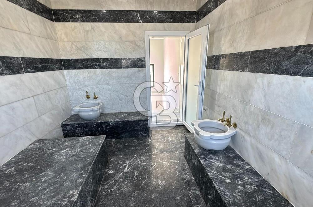 Deniz Manzaralı 500 m2 Sıfır Villa