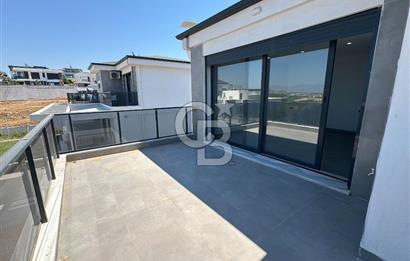 Deniz Manzaralı 500 m2 Sıfır Villa