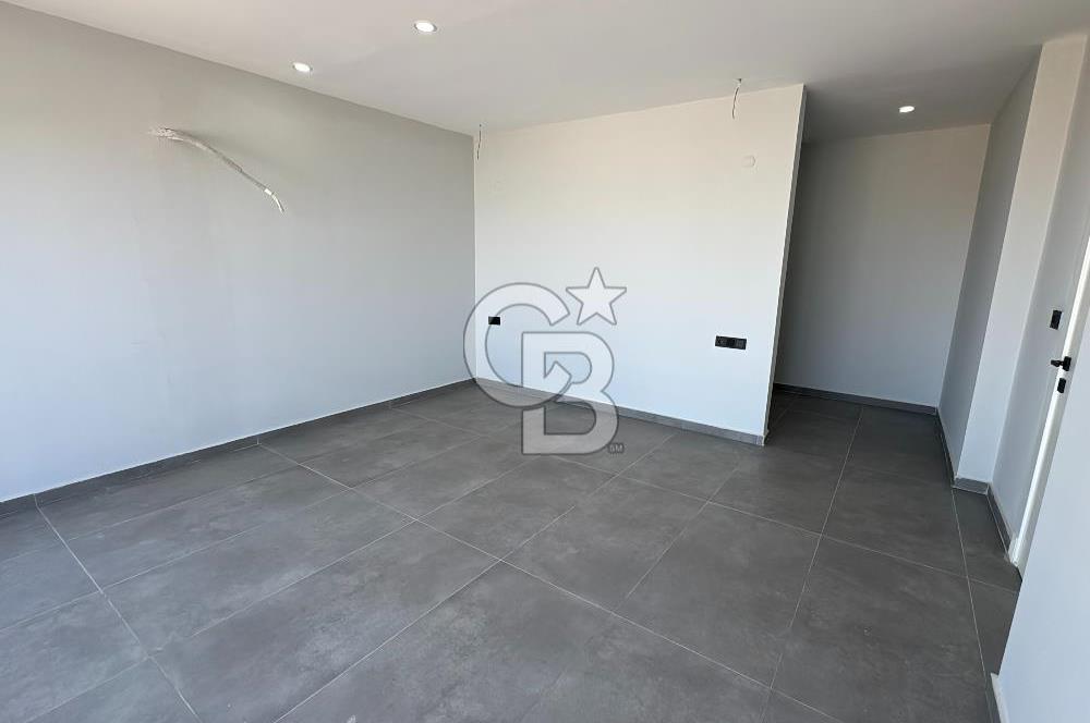 Deniz Manzaralı 500 m2 Sıfır Villa