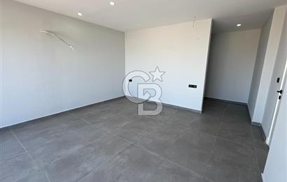Deniz Manzaralı 500 m2 Sıfır Villa