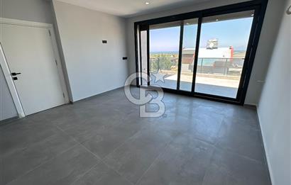 Deniz Manzaralı 500 m2 Sıfır Villa