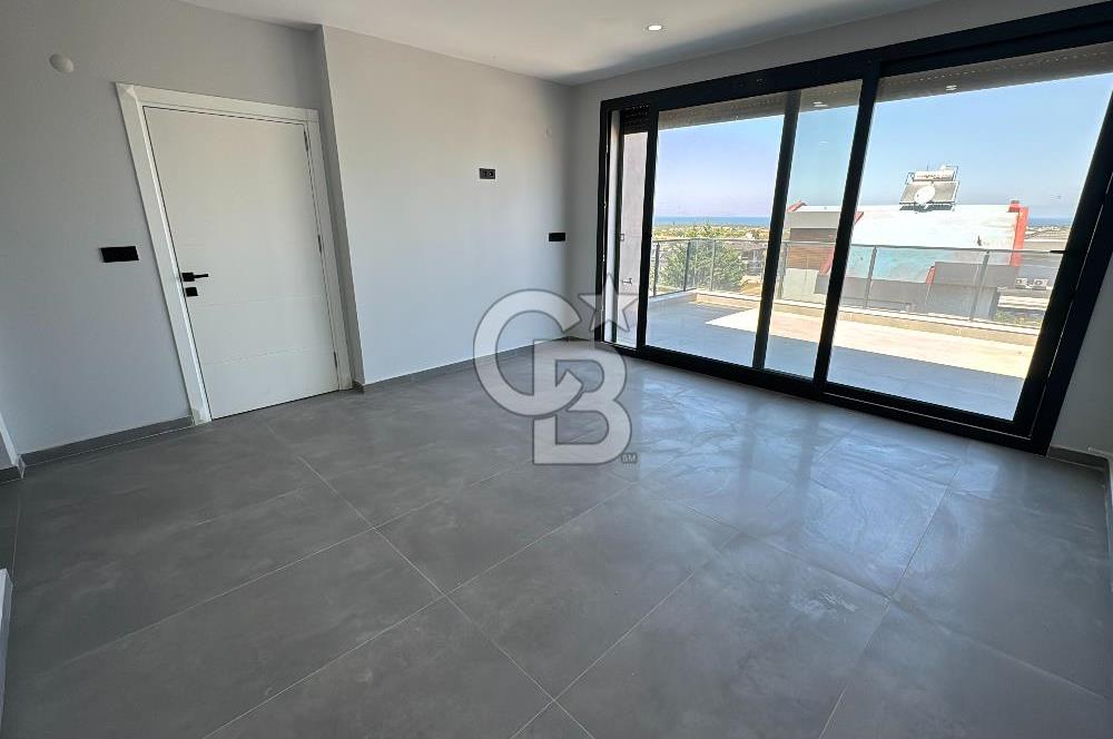 Deniz Manzaralı 500 m2 Sıfır Villa