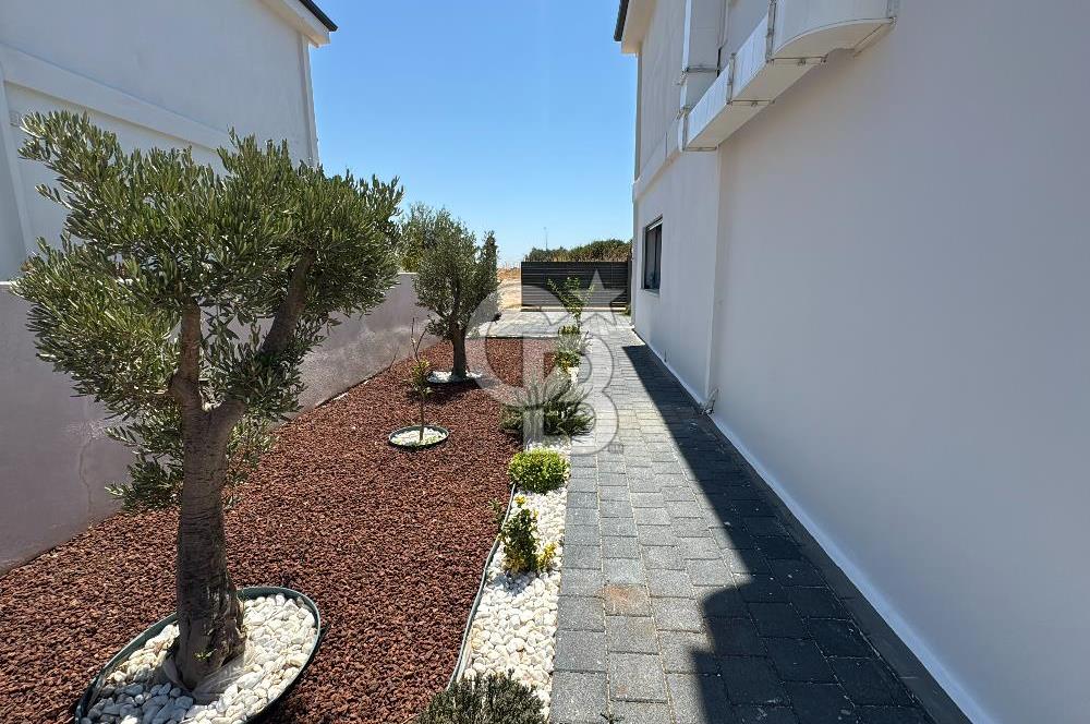 Deniz Manzaralı 500 m2 Sıfır Villa