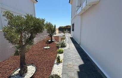 Deniz Manzaralı 500 m2 Sıfır Villa