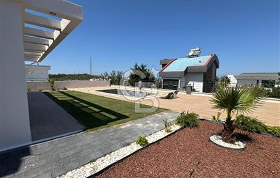 Deniz Manzaralı 500 m2 Sıfır Villa