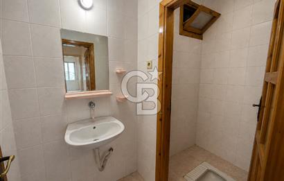 Söğütlü'de Hastane Karşısında,Şehrin Merkezinde Satılık 3+1Daire