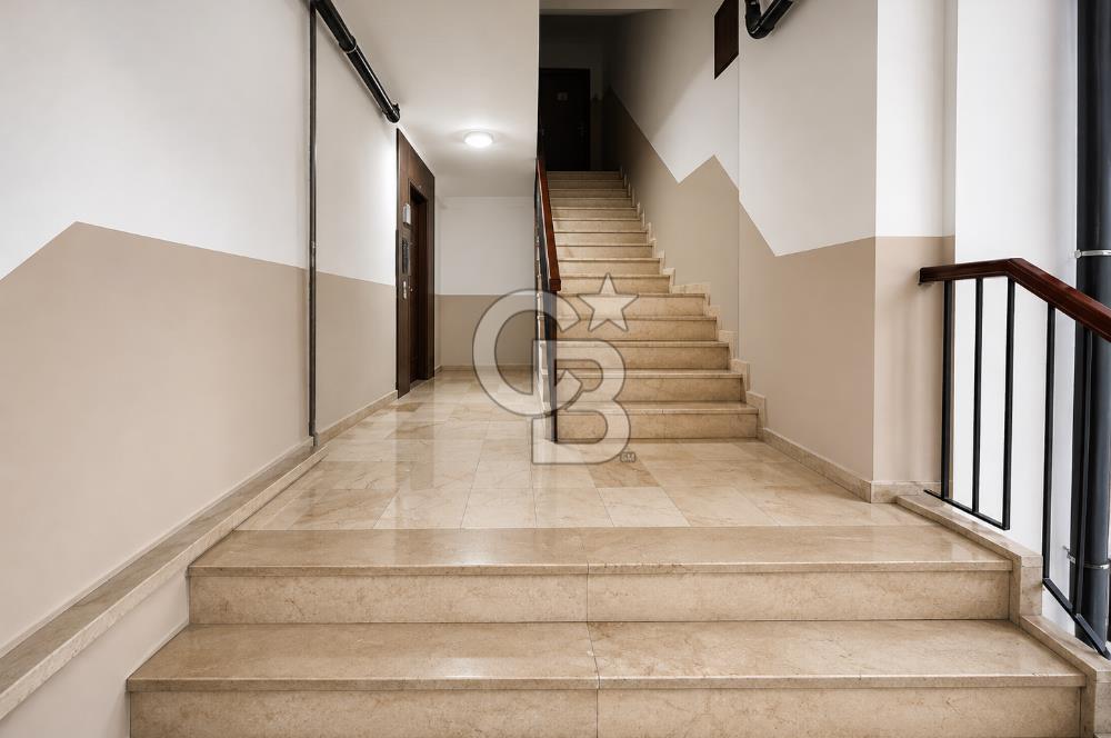 Söğütlü'de Hastane Karşısında,Şehrin Merkezinde Satılık 3+1Daire