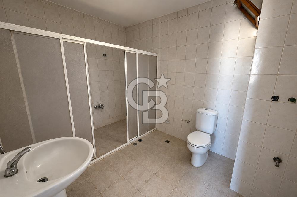 Söğütlü'de Hastane Karşısında,Şehrin Merkezinde Satılık 3+1Daire