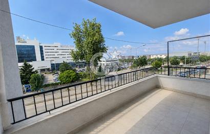Söğütlü'de Hastane Karşısında,Şehrin Merkezinde Satılık 3+1Daire