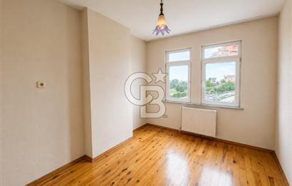 Söğütlü'de Hastane Karşısında,Şehrin Merkezinde Satılık 3+1Daire