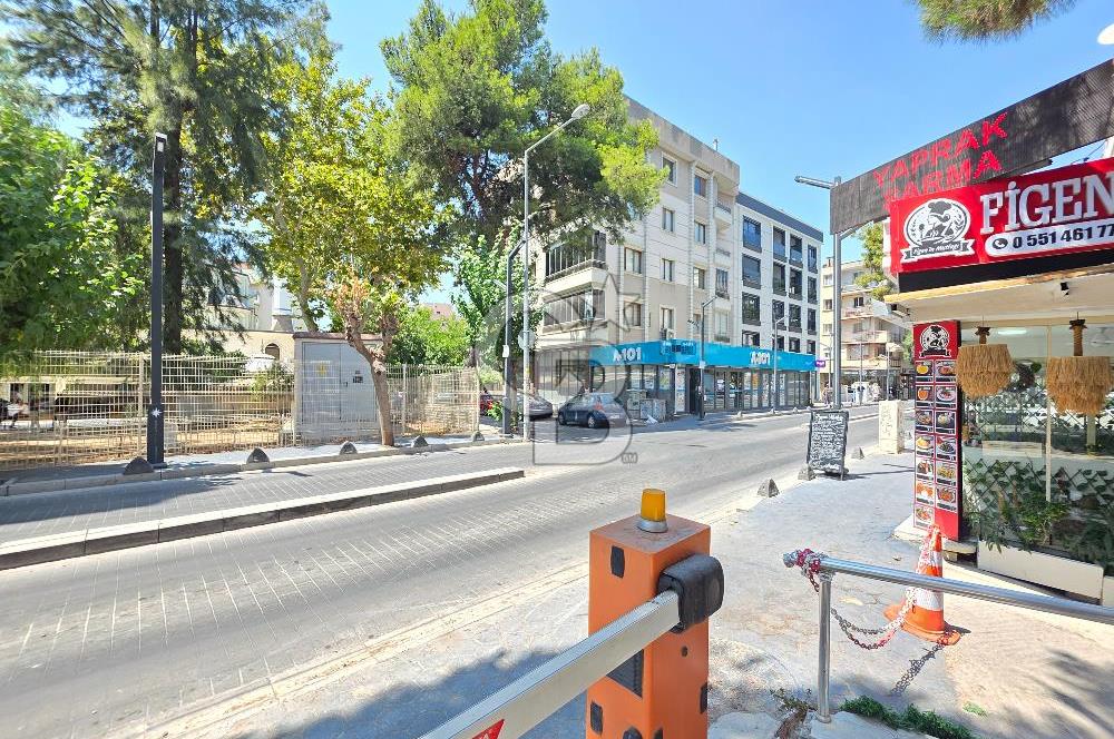 Bornova Süvari Caddesinde 3+1 Kiralık Daire