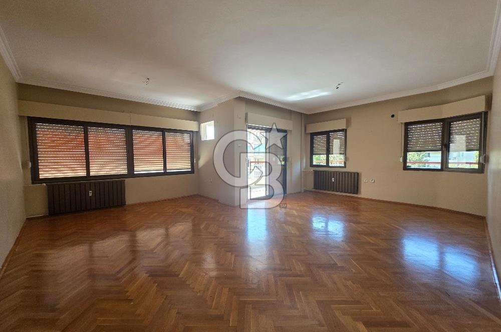 Bornova Süvari Caddesinde 3+1 Kiralık Daire