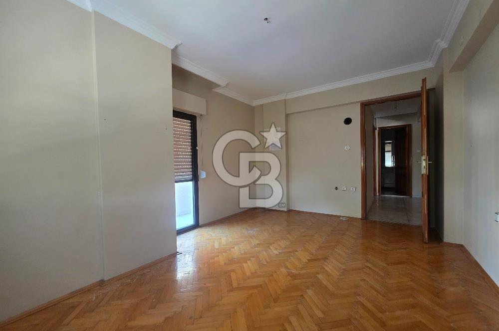 Bornova Süvari Caddesinde 3+1 Kiralık Daire
