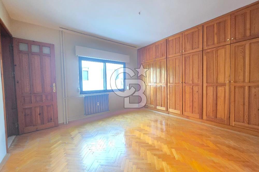 Bornova Süvari Caddesinde 3+1 Kiralık Daire