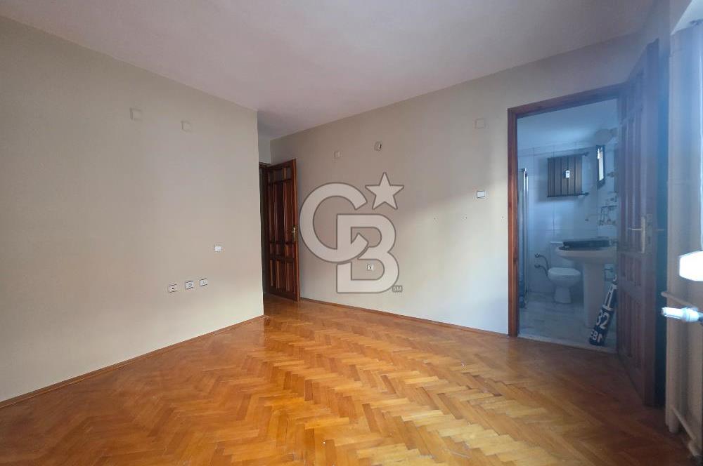Bornova Süvari Caddesinde 3+1 Kiralık Daire