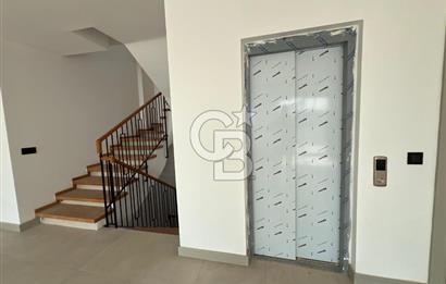 MUSELAND-KUŞADASI BAYRAKLIDEDE DE LÜKS 5+2 HAVUZLU VİLLA