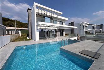 MUSELAND-KUŞADASI BAYRAKLIDEDE DE LÜKS 5+2 HAVUZLU VİLLA - 1 - 367467