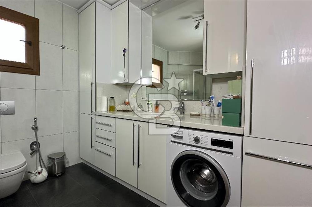 Cunda'da Denize Sıfır Özel Plajlı Lüks Villa