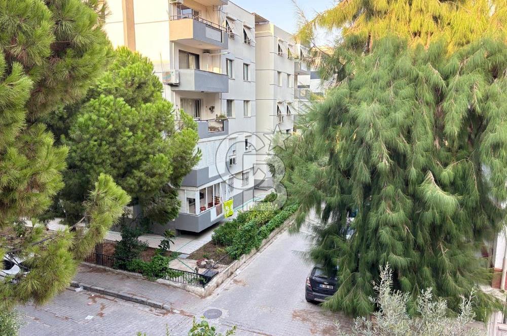 Karşıyaka Bahçelievler'de Pazar Yerine Yakın Kiralık 3+1 Daire