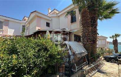 Cunda'da Denize Sıfır Özel Plajlı Lüks Villa