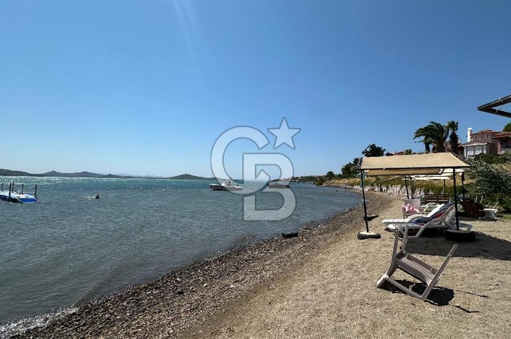 Cunda'da Denize Sıfır Özel Plajlı Lüks Villa